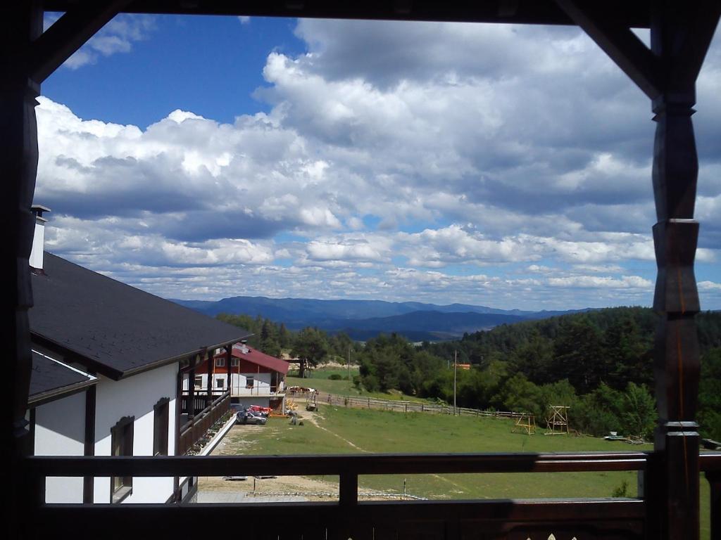 СЕМЕЕН ХОТЕЛ "РУСАЛИИТЕ"