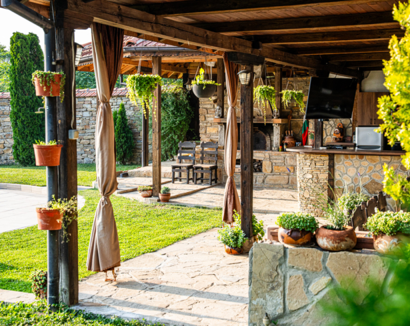 КЪЩА ЗА ГОСТИ "ВИЛА НИКОЛИНА"