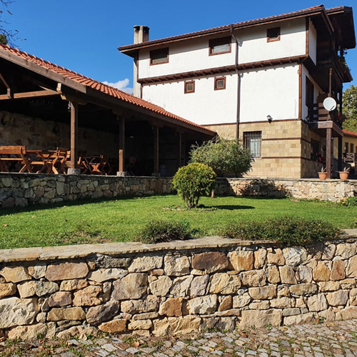 Стаи за гости "Валди Хил"