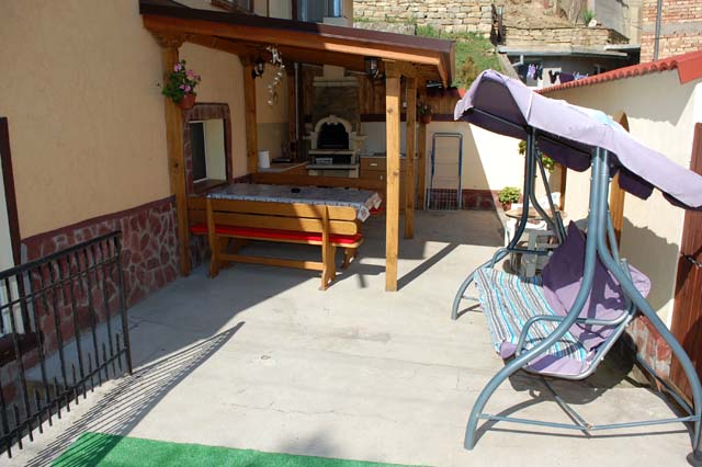 Къща Николови