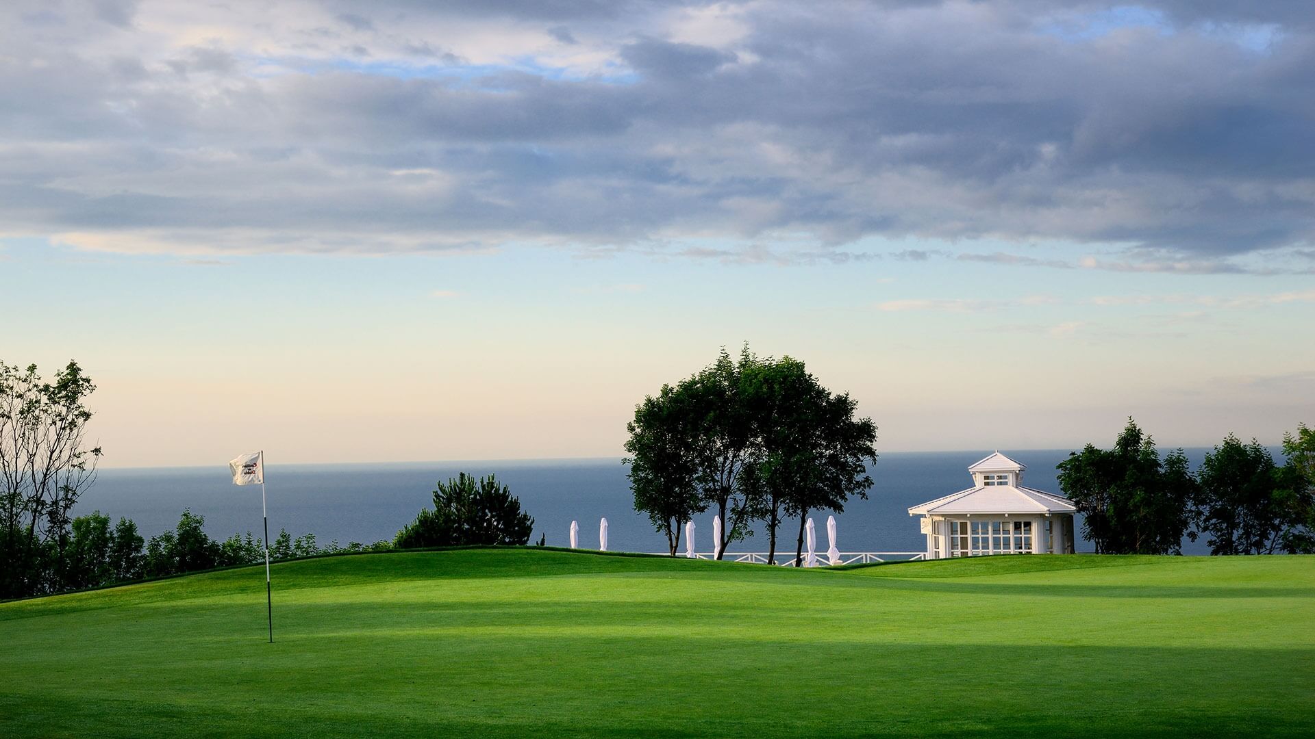 КЛУБ - ХОТЕЛ "ЛАЙТХАУС ГОЛФ РИЗОРТ"