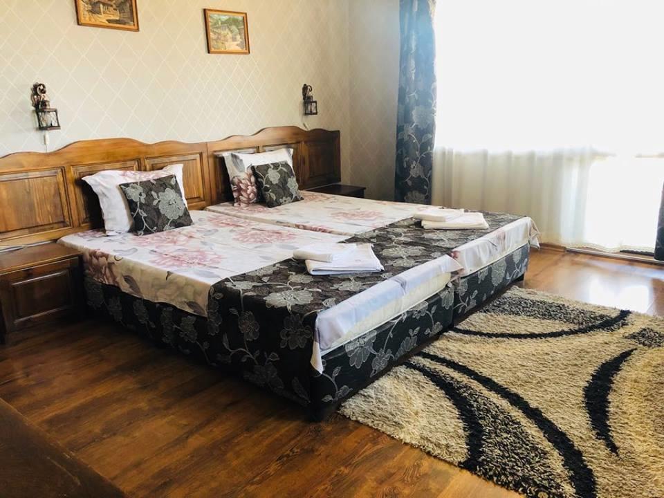 Семеен хотел Емали