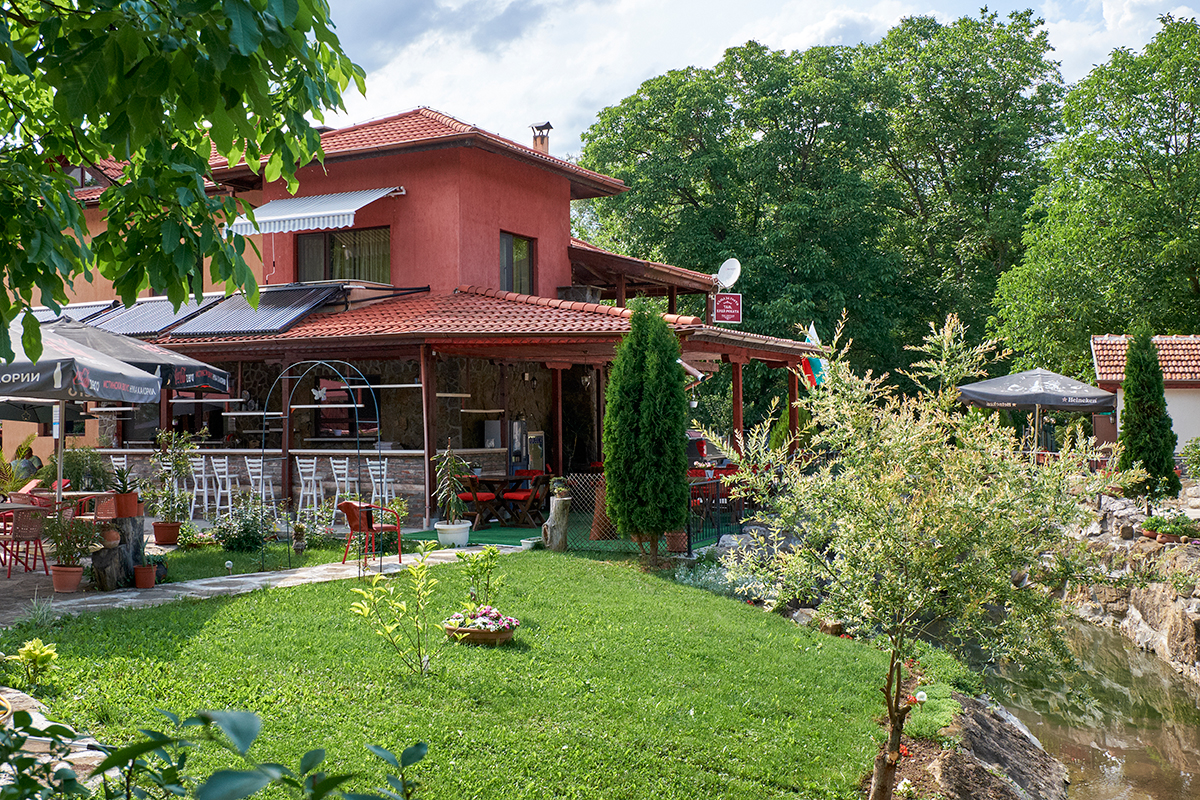 ТАМ КРАЙ РЕКАТА