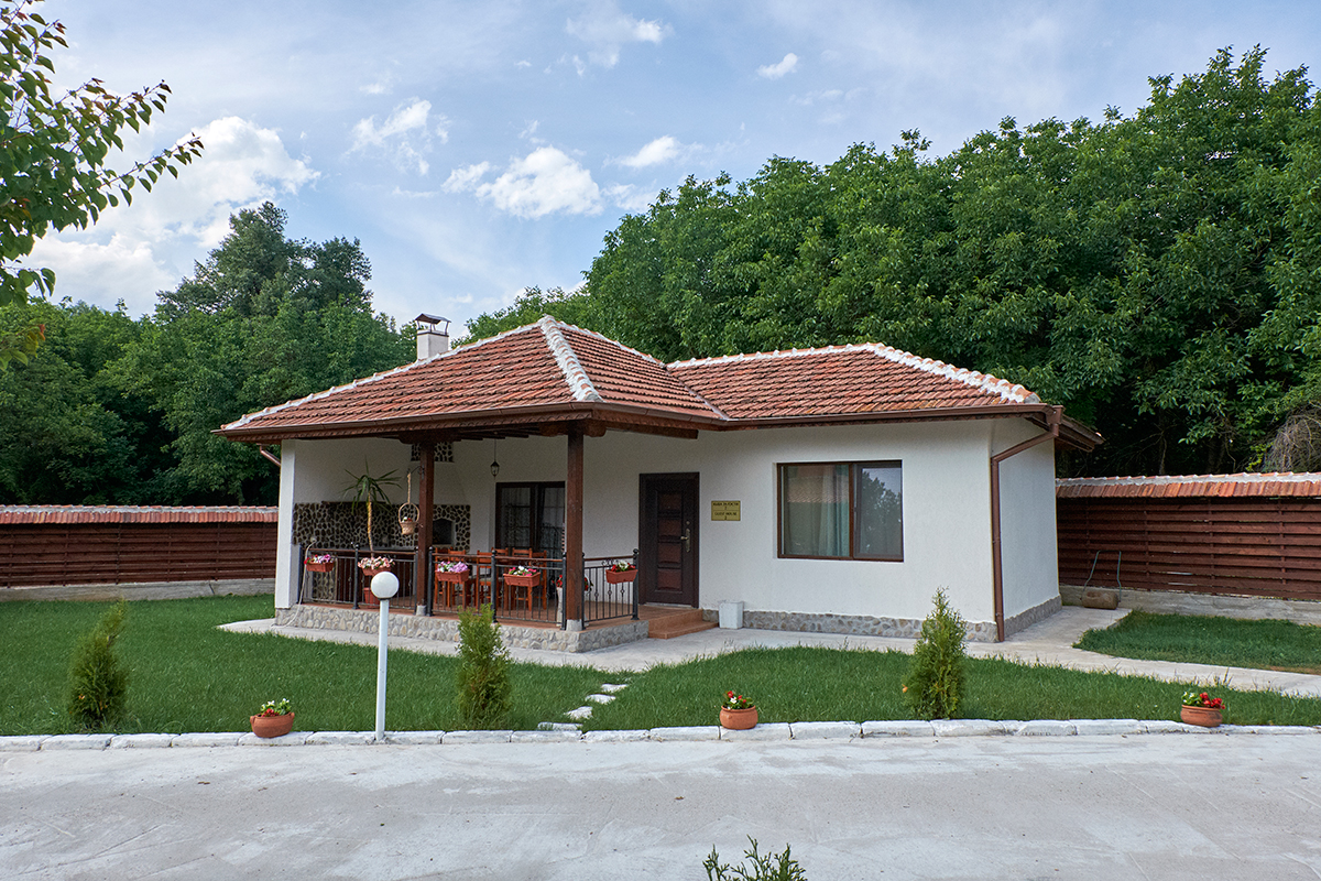 ТАМ КРАЙ РЕКАТА