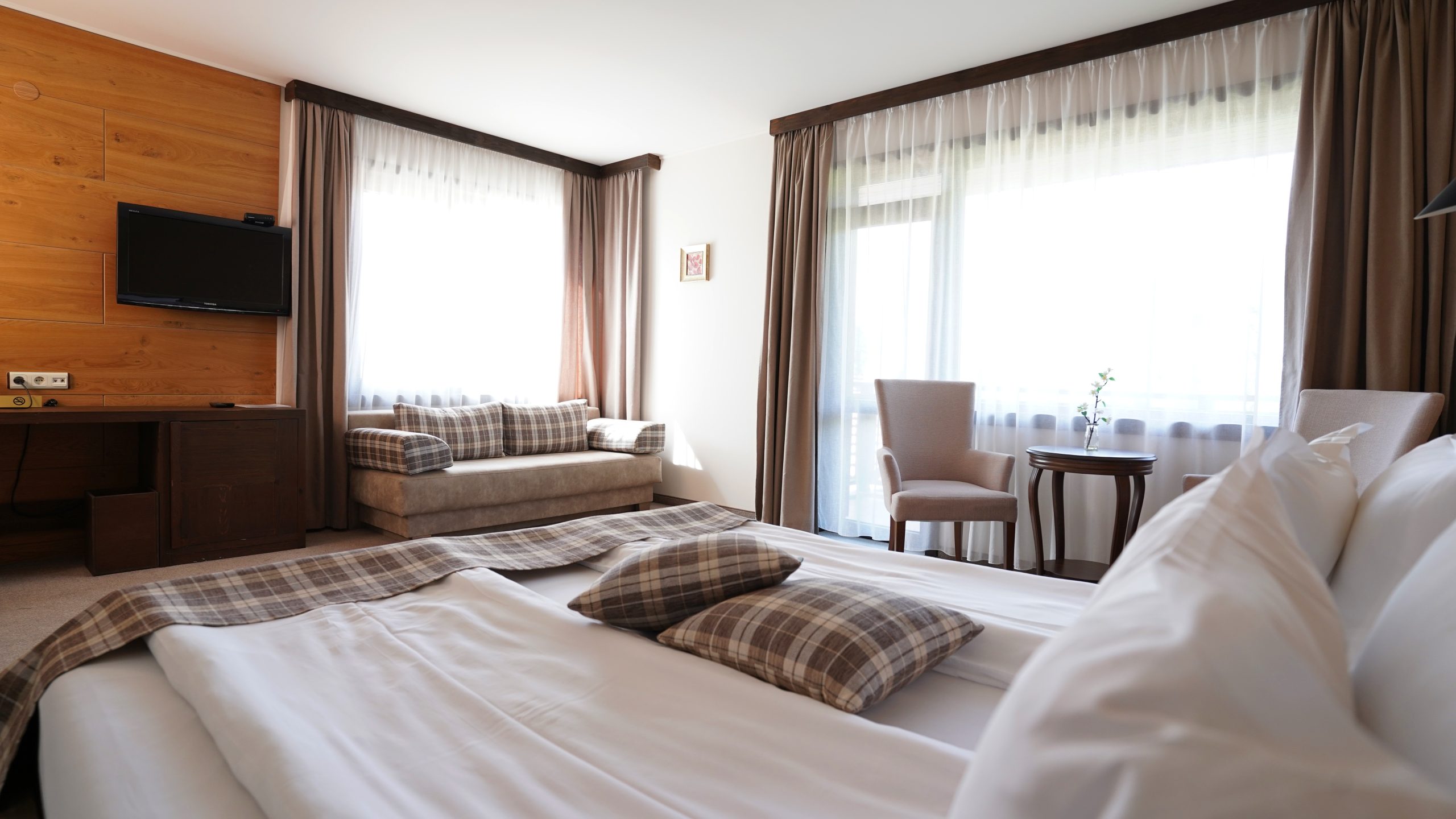 БЕЛИТЕ СКАЛИ