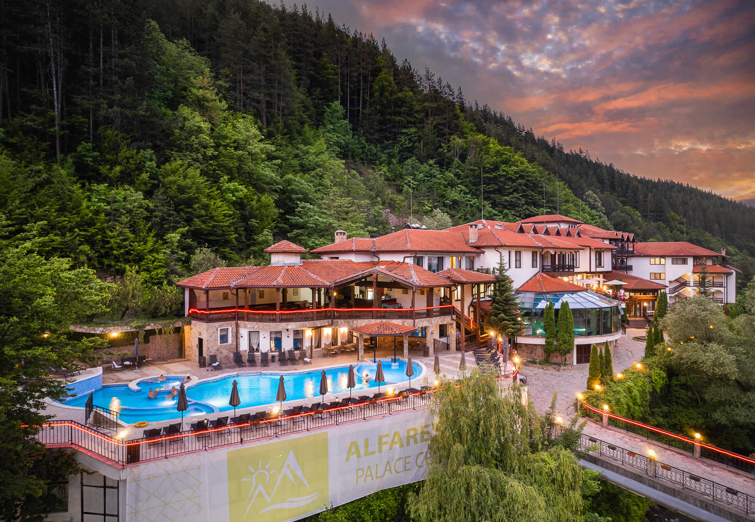 "Алфарезорт Термал"