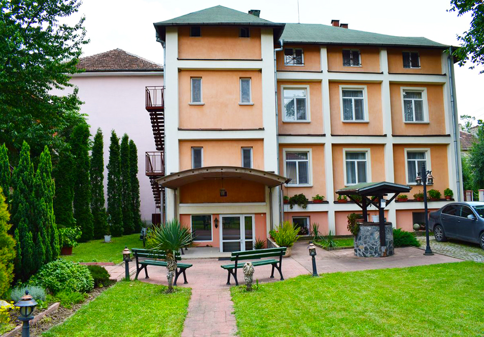 ХОТЕЛ "ТИНТЯВА 2"