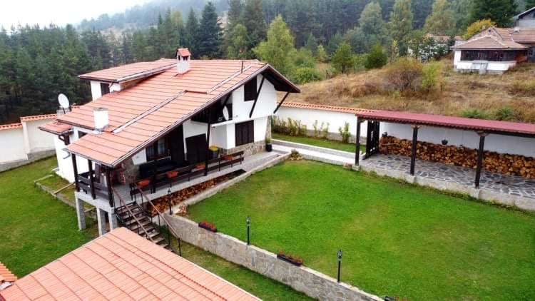 Къща за гости " Пауновата къща"