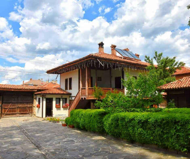 "Джуджевата къща"