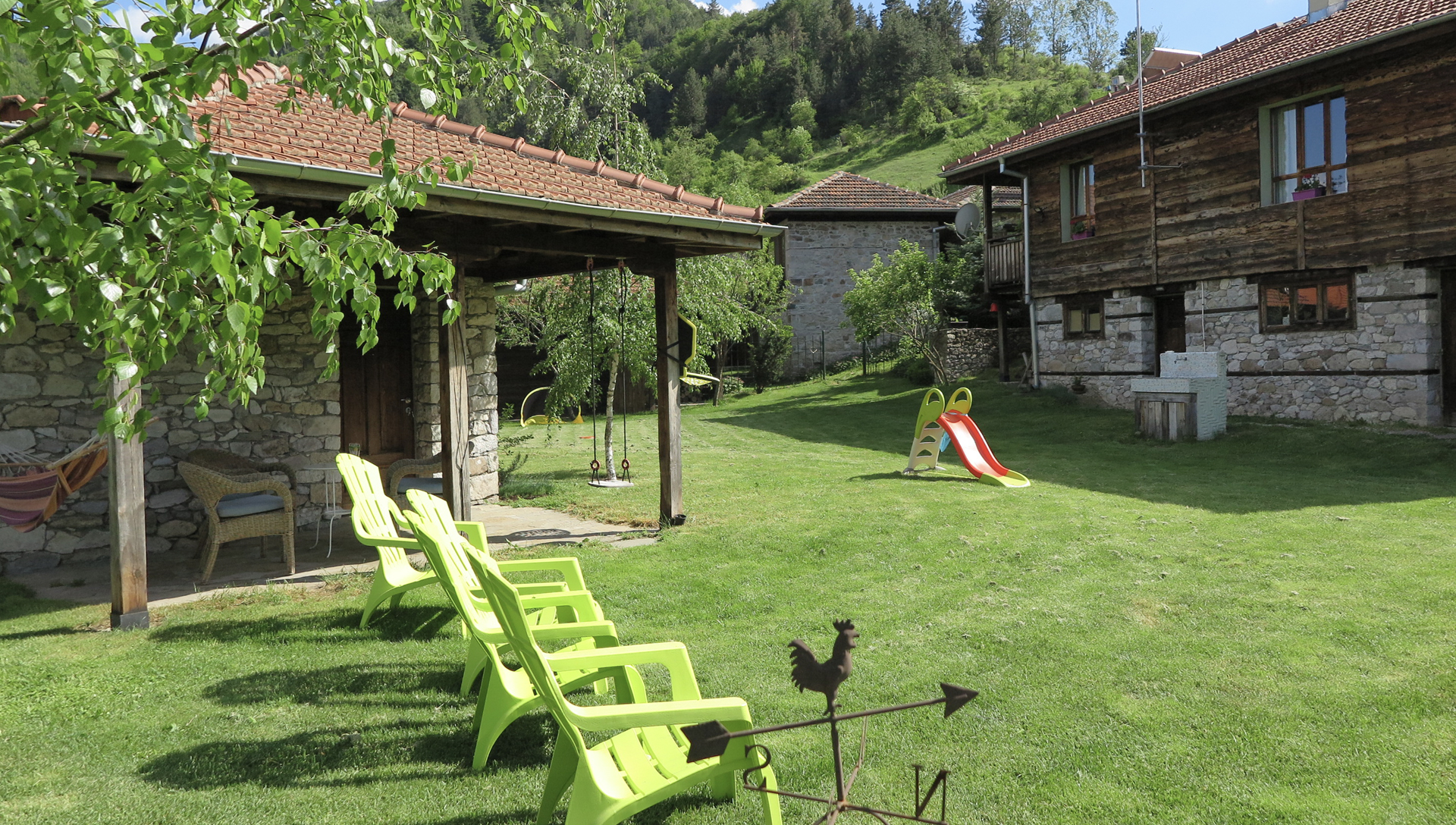 ВЕСЕЛА КЪЩА