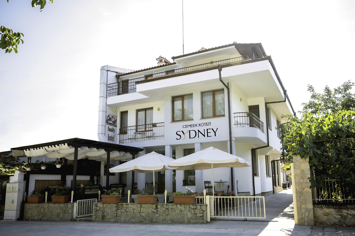 „ФАМИЛЕН ХОТЕЛ СИДНИ“
