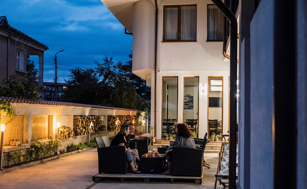 „ФАМИЛЕН ХОТЕЛ СИДНИ“