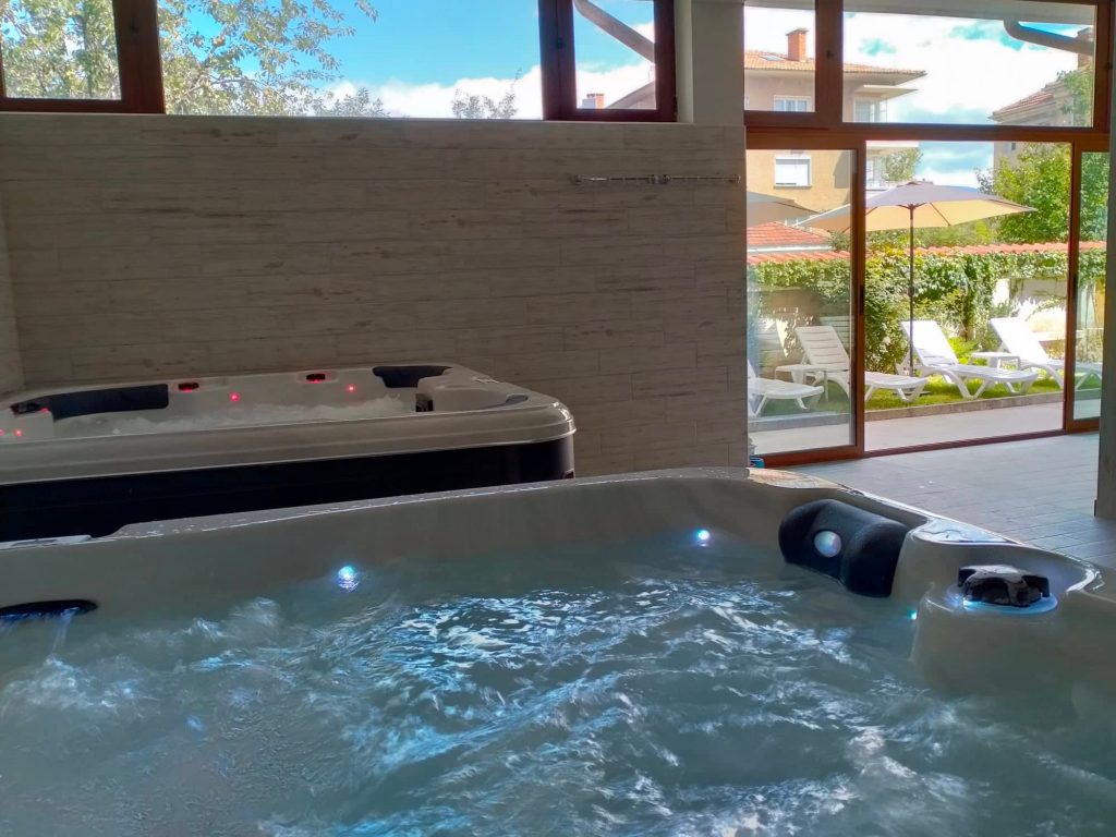 „ФАМИЛЕН ХОТЕЛ СИДНИ“