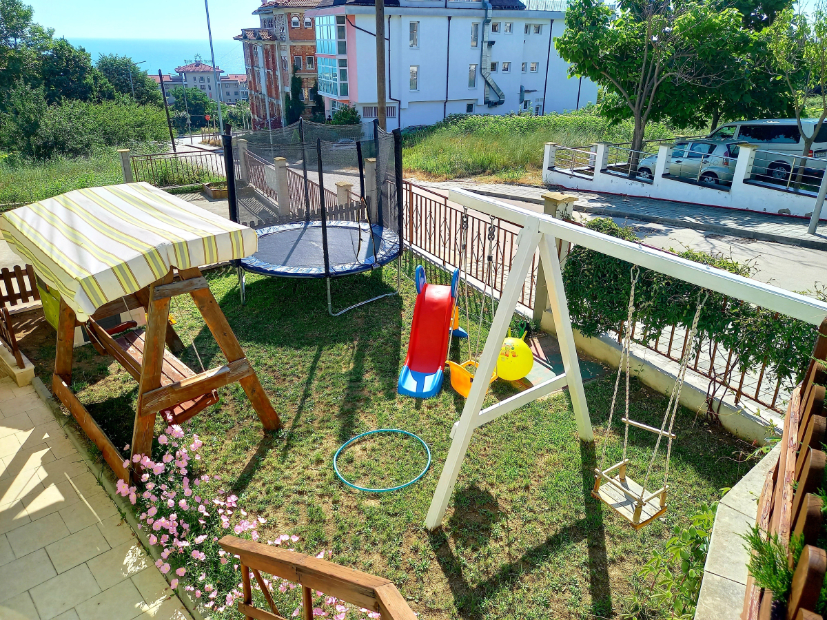 СЕМЕЕН ХОТЕЛ " АМОРЕ"