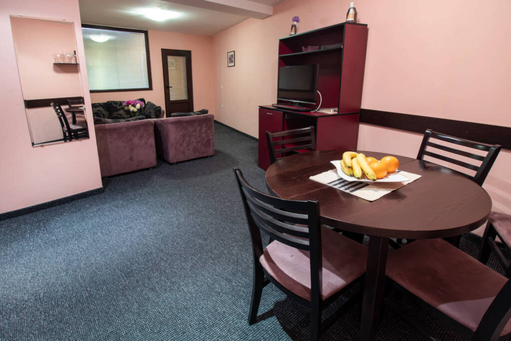 СЕМЕЕН ХОТЕЛ "ФАМИЛИЯ"