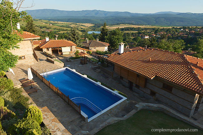 МИЛЕНПРОДАНОВИТЕ КЪЩИ