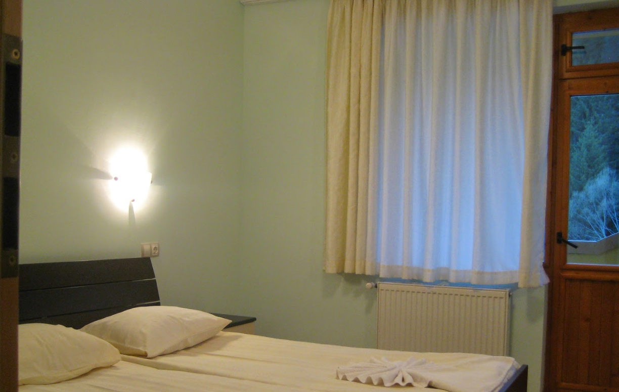 СЕМЕЕН ХОТЕЛ "ПОПИНИ ЛЪКИ"