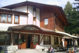 Семеен хотел"Бащина къща"