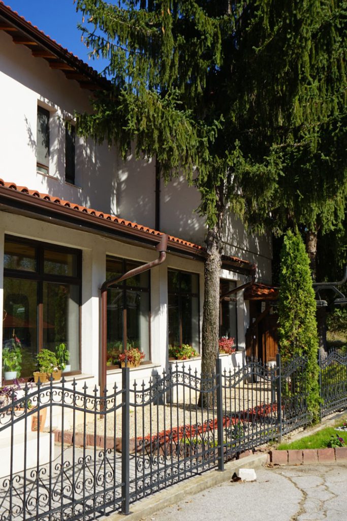 СЕМЕЕН ХОТЕЛ "ПРАВЕШКИ ХАНОВЕ"