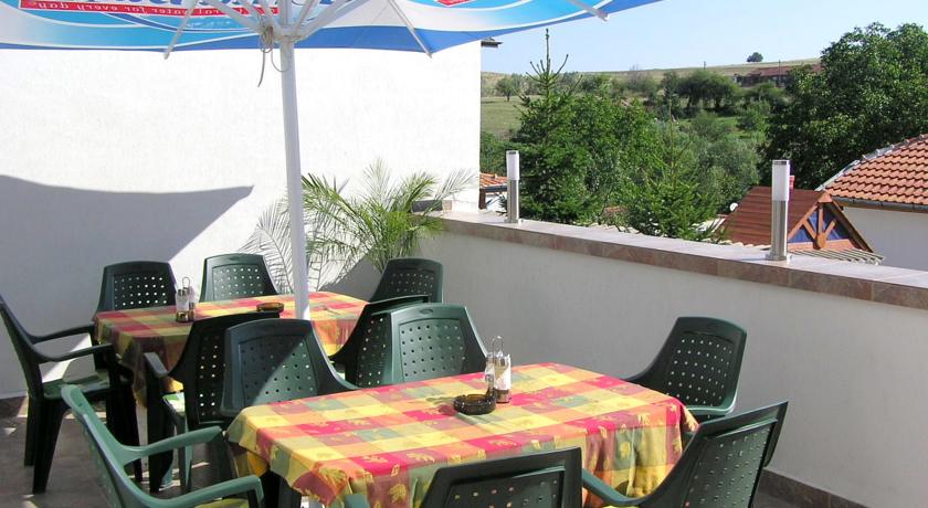 Семеен хотел за селски туризъм "Алексиевата къща"