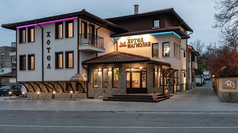 " Семеен хотел Магнолия"