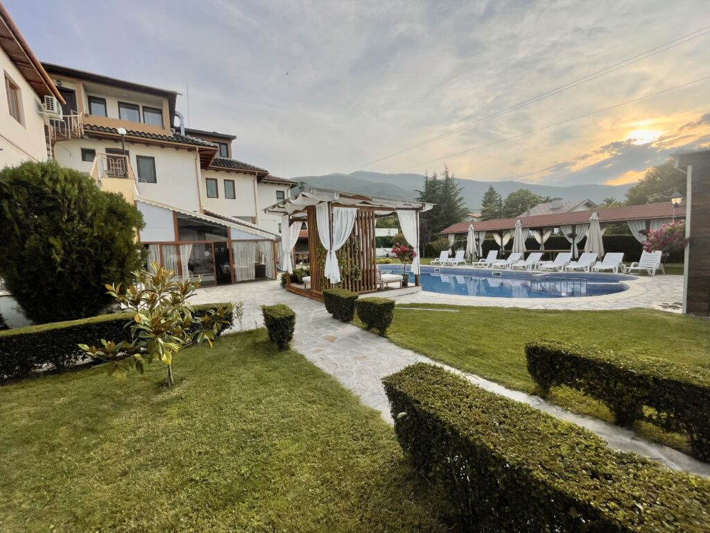 къща за гости "Флора"