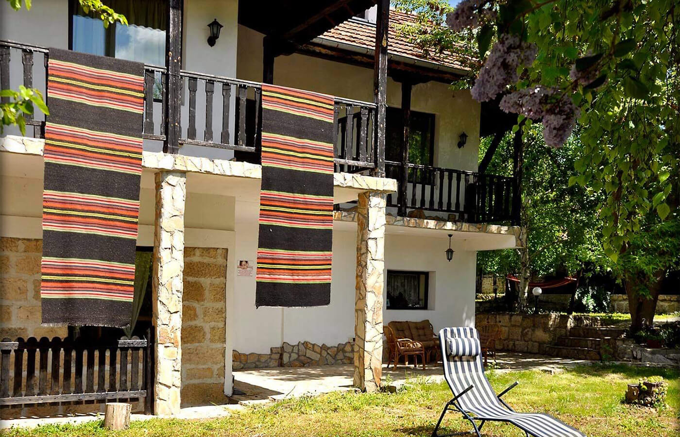 Къща за гости " ДИОНИС"