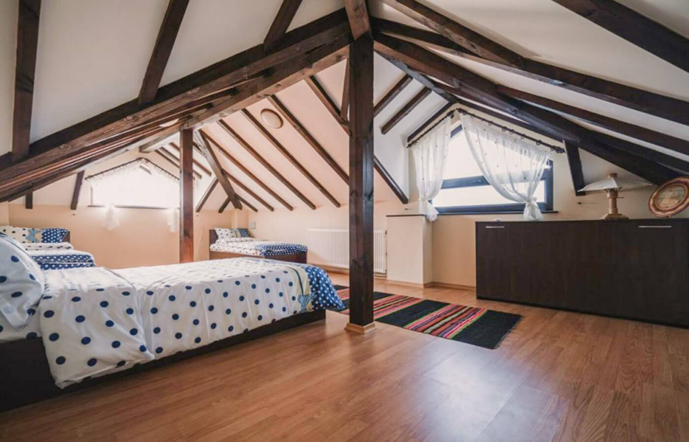 Къща за гости " ДИОНИС"