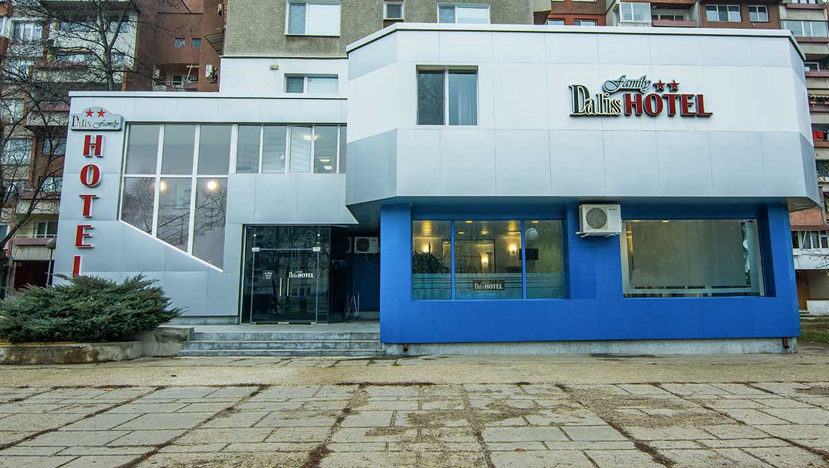 Семеен хотел