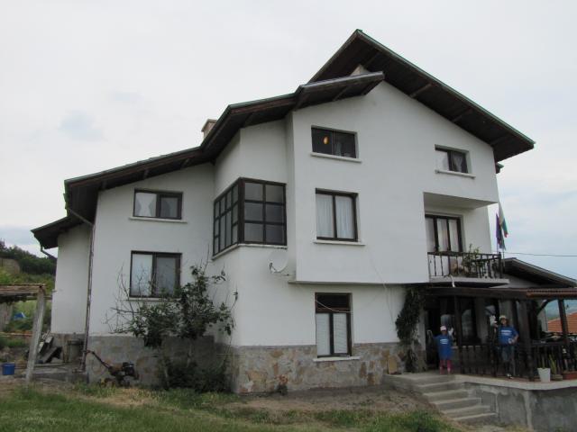 Гостоприемница "ТРАКИЙСКА КЪЩА"