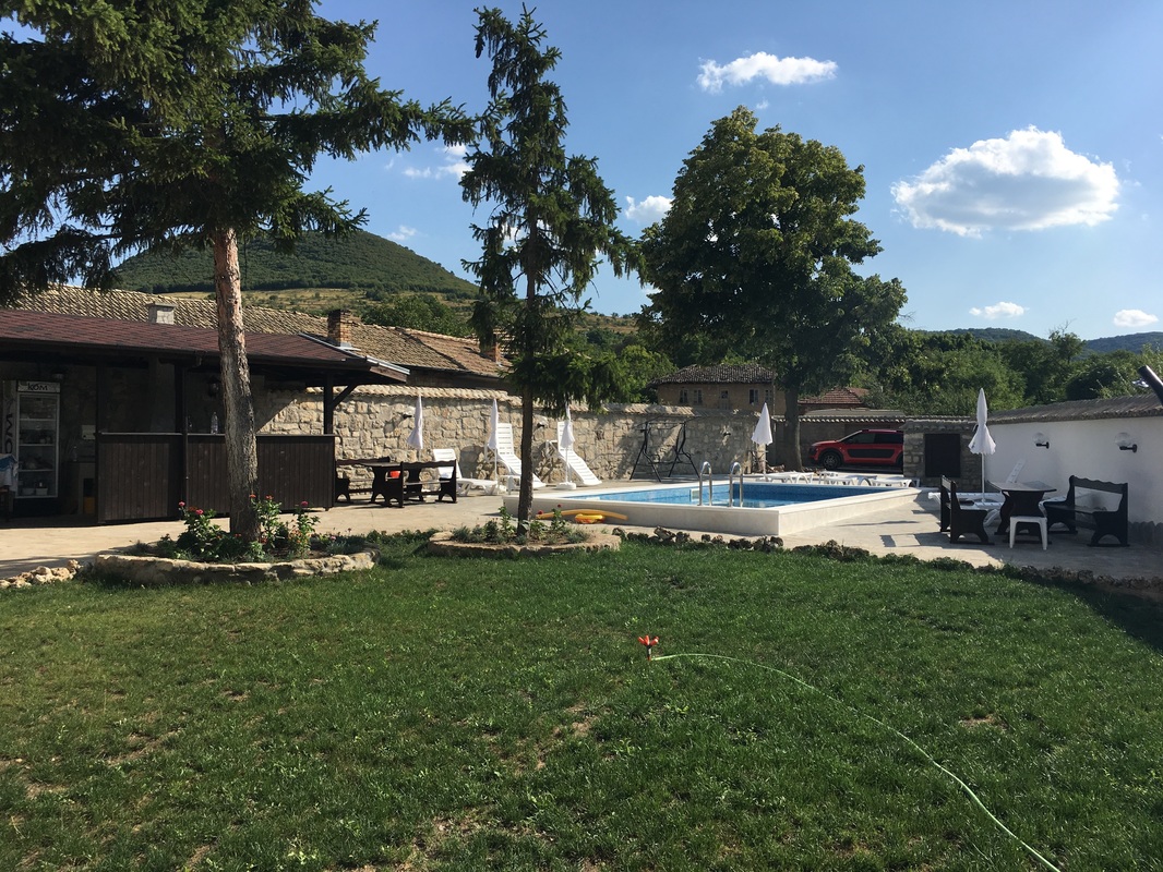  Стаи за гости "Могила"