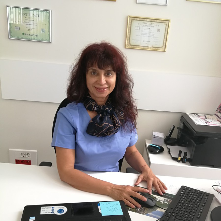 СОНЯ СТАМОВА