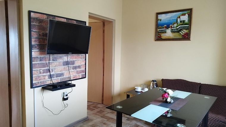 КЪЩА "БЯЛАТА КЪЩА"