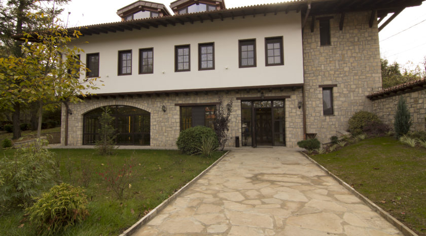 "АРБАНАШКИ ХАН"