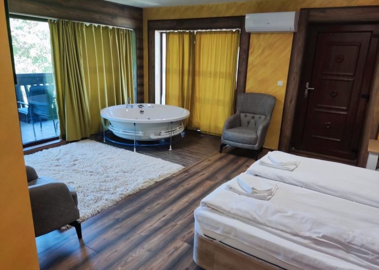 къща за гости - Лещен